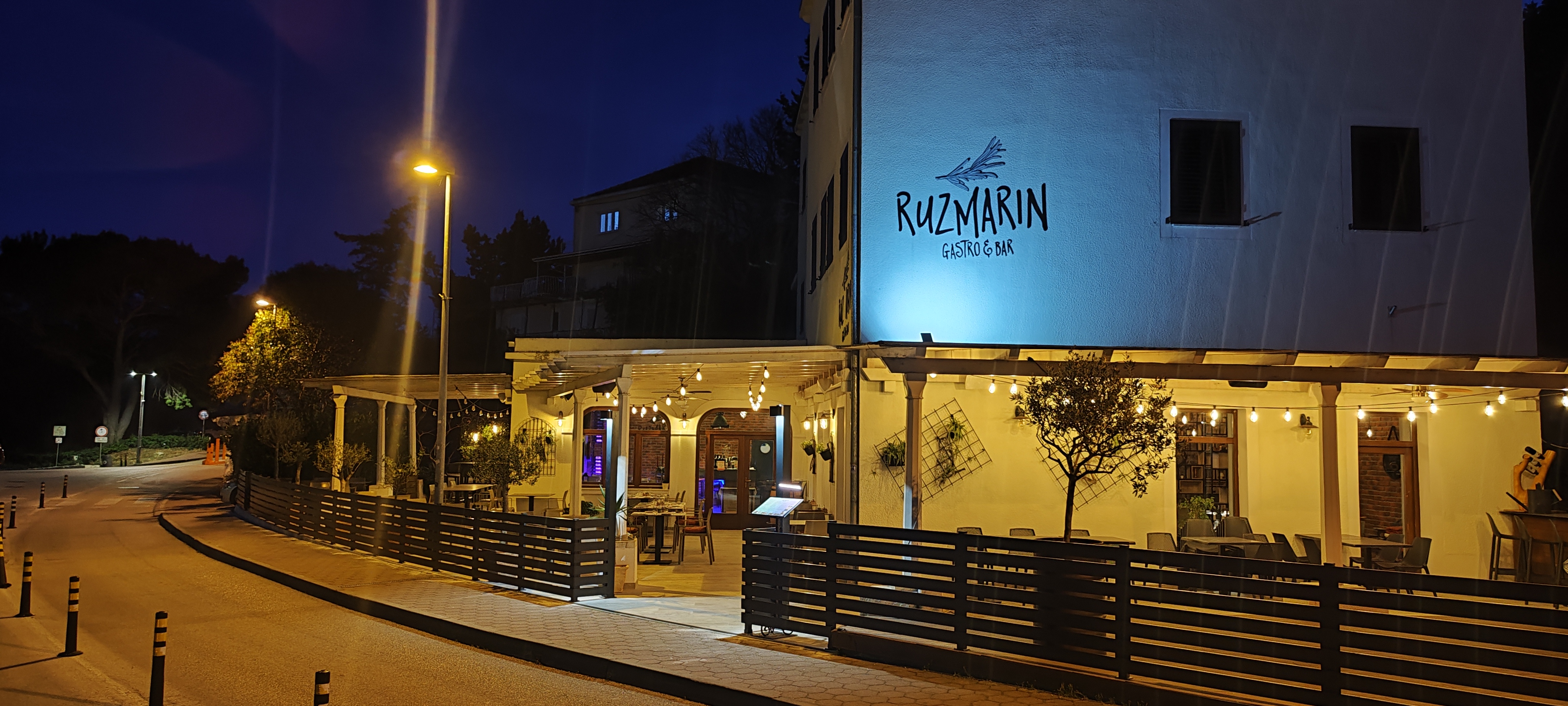 Restaurant Ruzmarin exterior at night